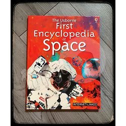 First Encyclopedia of Space Paul Dowswell 