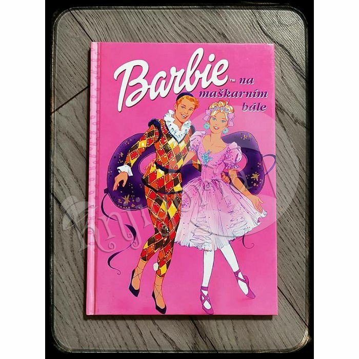 Barbie na maškarnim bale