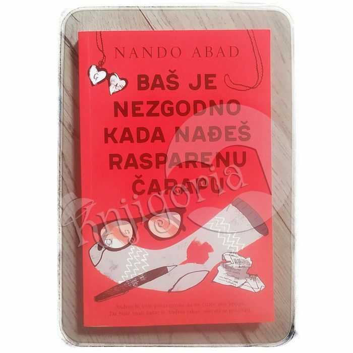 Baš je nezgodno kada nađeš rasparenu čarapu Nando Abad