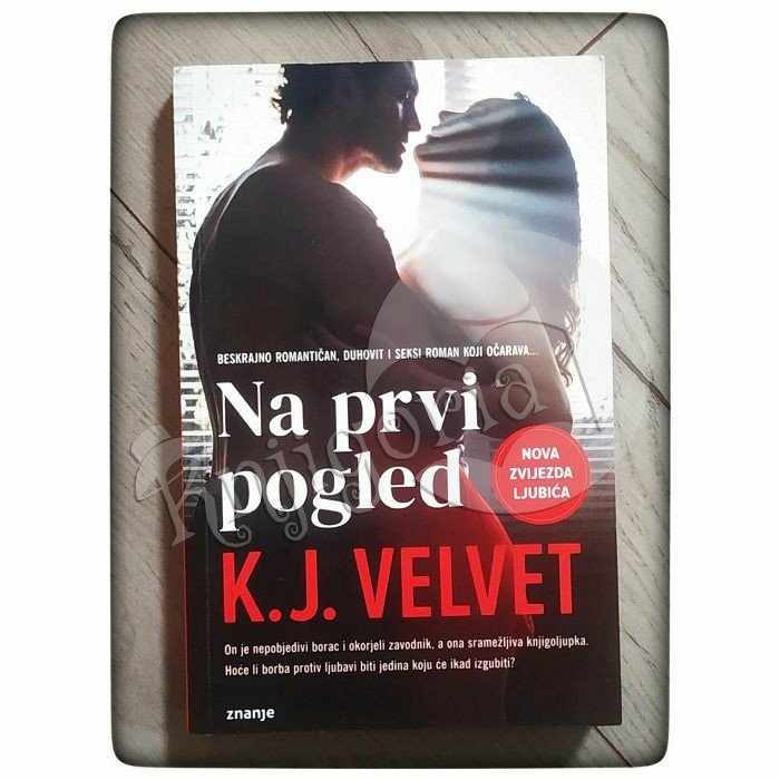 Na prvi pogled K. J. Velvet